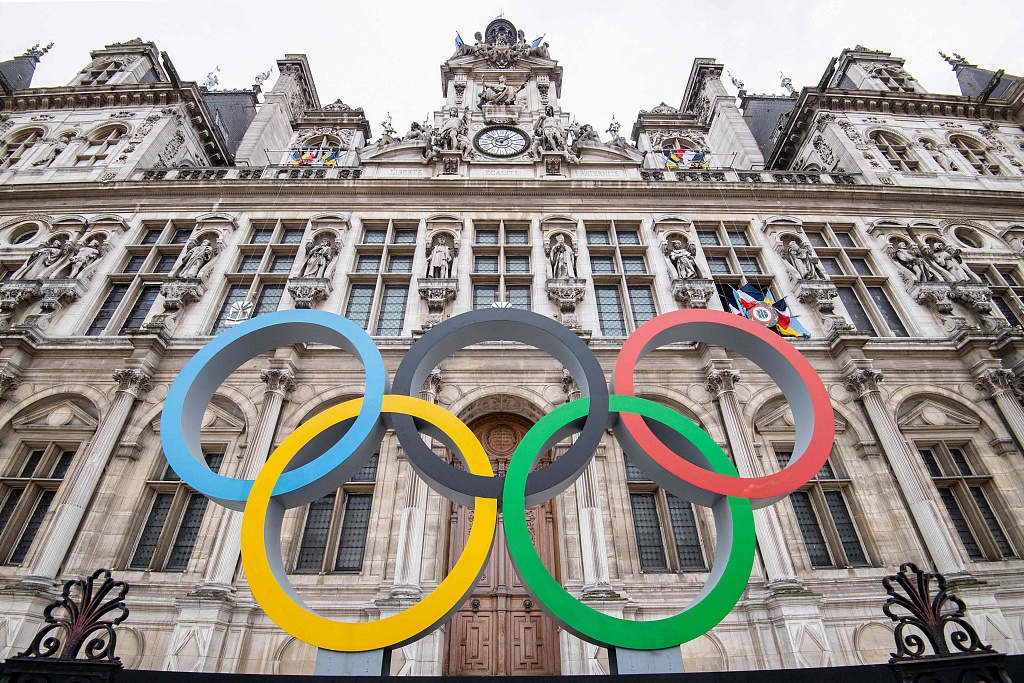 Dalam sebuah pernyataan yang mengumumkan larangan penggunaan plastik sekali pakai di Olimpiade