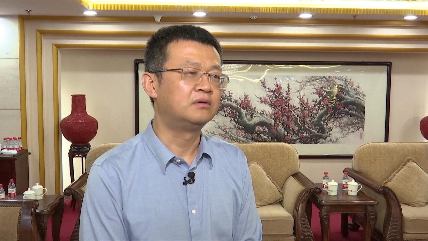 Sidang itu menyerukan untuk merangsang vitalitas investasi swasta di bidang-bidang utama