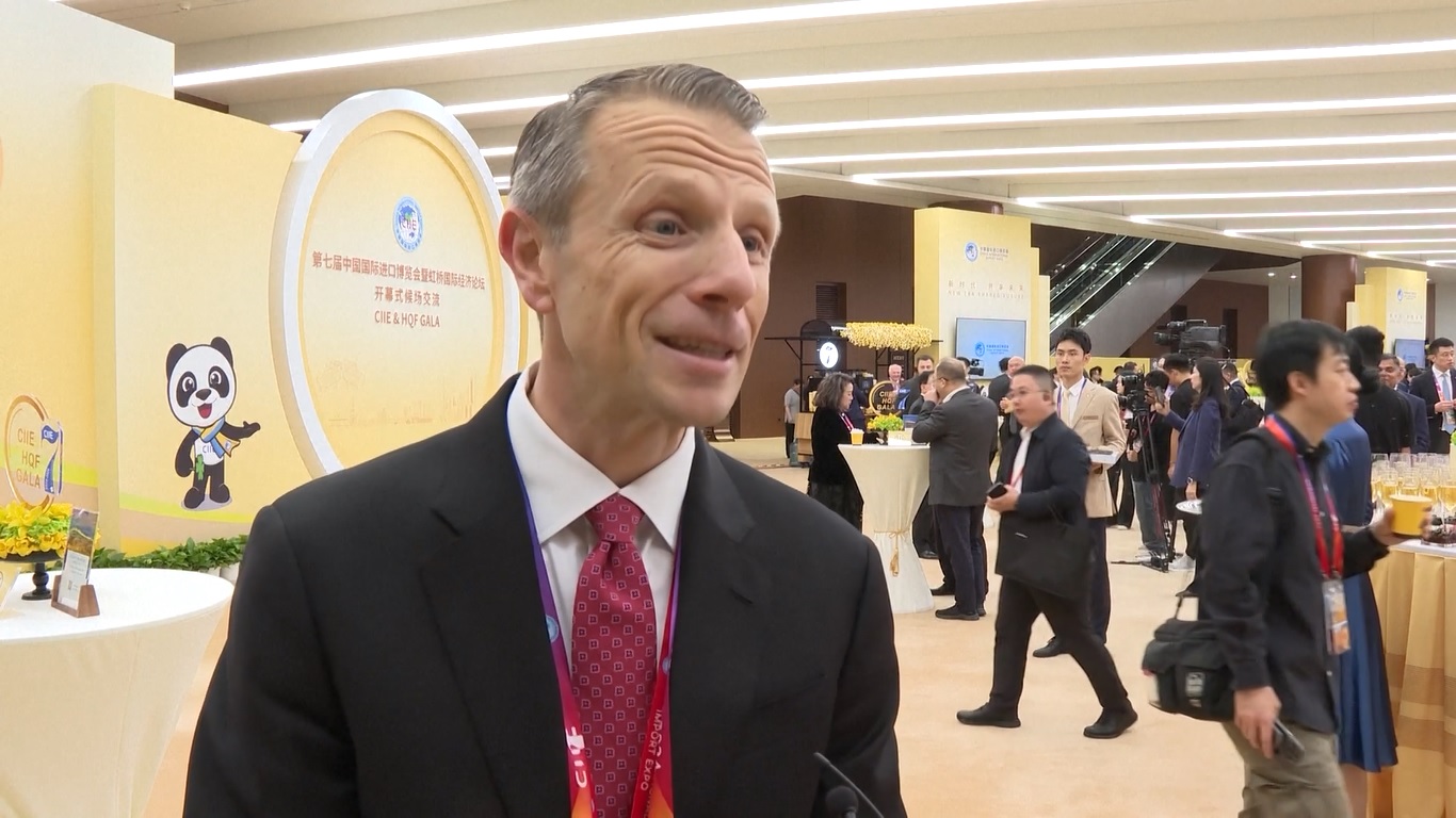 Mereka mengatakan platform seperti CIIE penting bagi perusahaan internasional untuk membangun koneksi dan mempromosikan produk mereka di pasar Tiongkok yang berkembang pesat