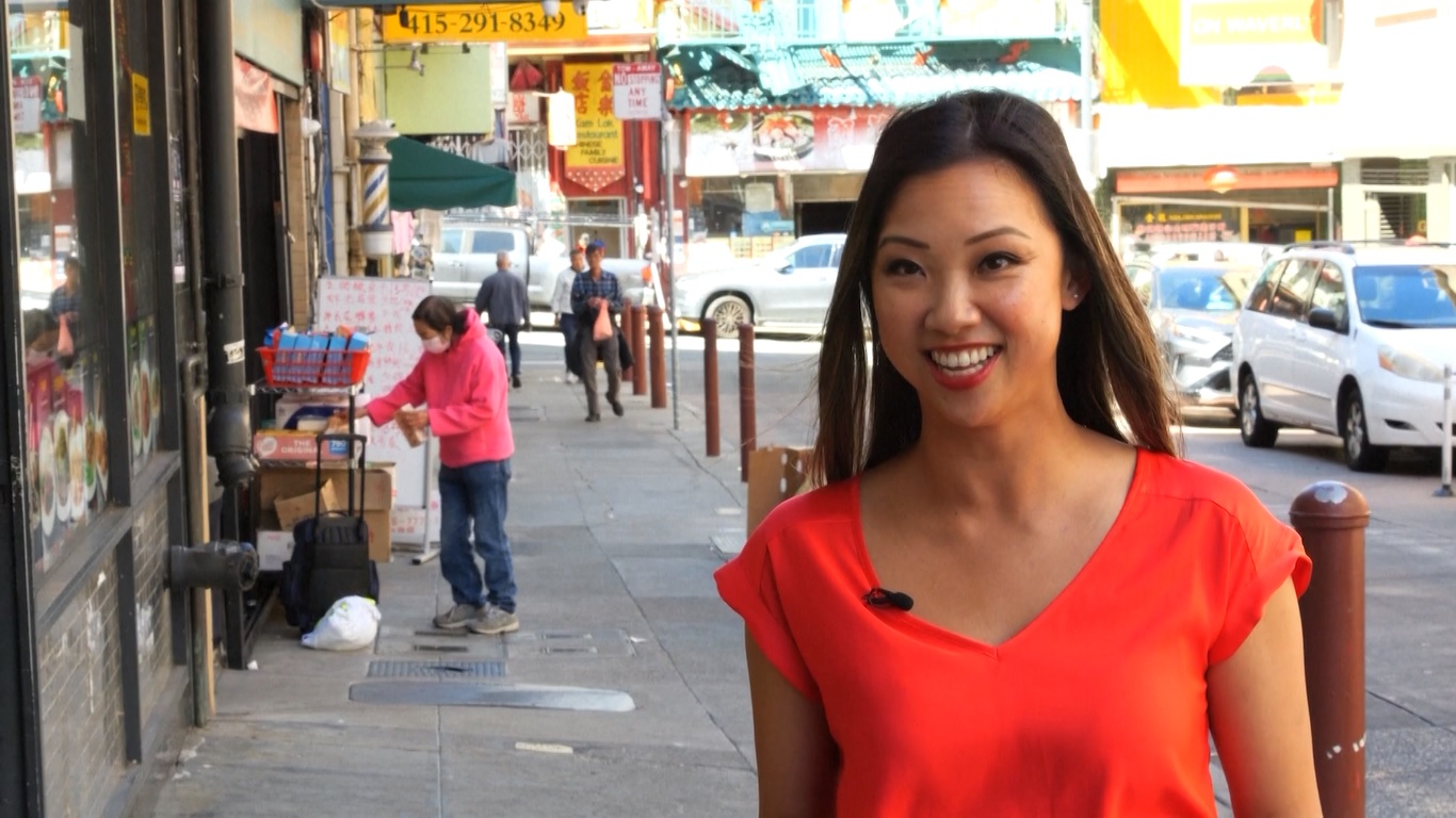 Pengunjung Pecinan San Francisco dapat menemukan berbagai macam kue bulan