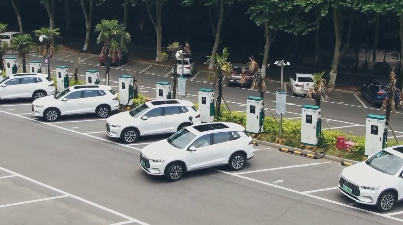 Infrastruktur Pengisian Daya Kendaraan Listrik Tiongkok Berkembang Pesat pada Januari-Juni 2026