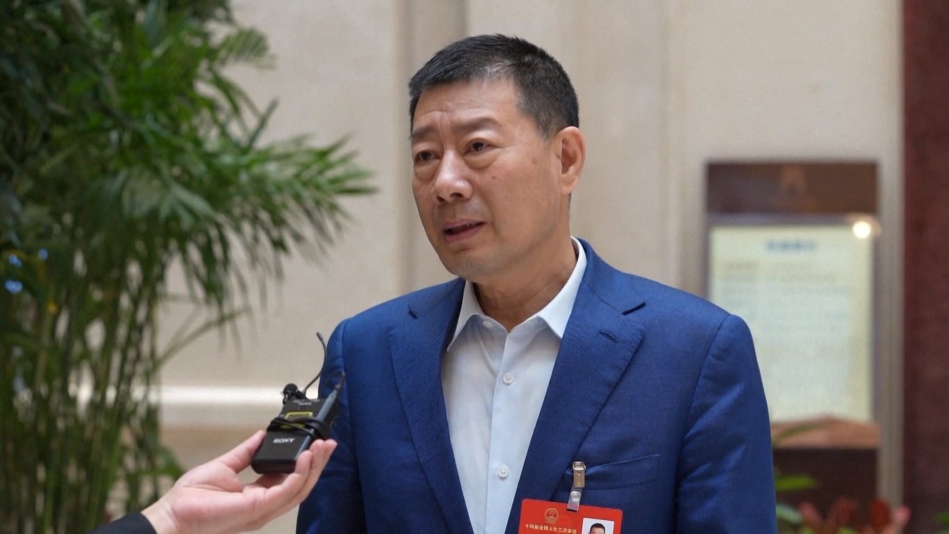 Mereka mencatat bahwa investasi dalam industri yang sedang berkembang tidak hanya dapat mengoptimalkan struktur investasi tetapi juga mendorong peningkatan industri tradisional