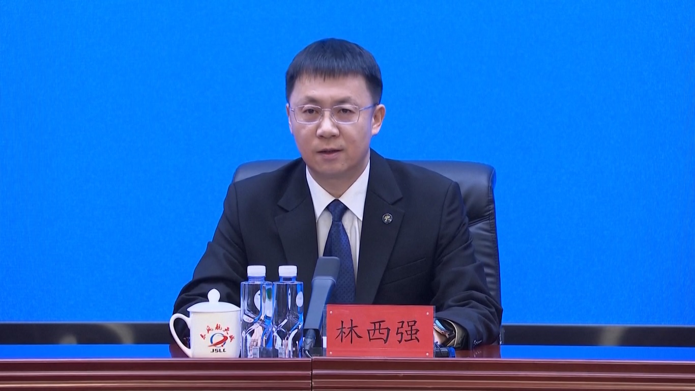 Ketiga astronot tersebut