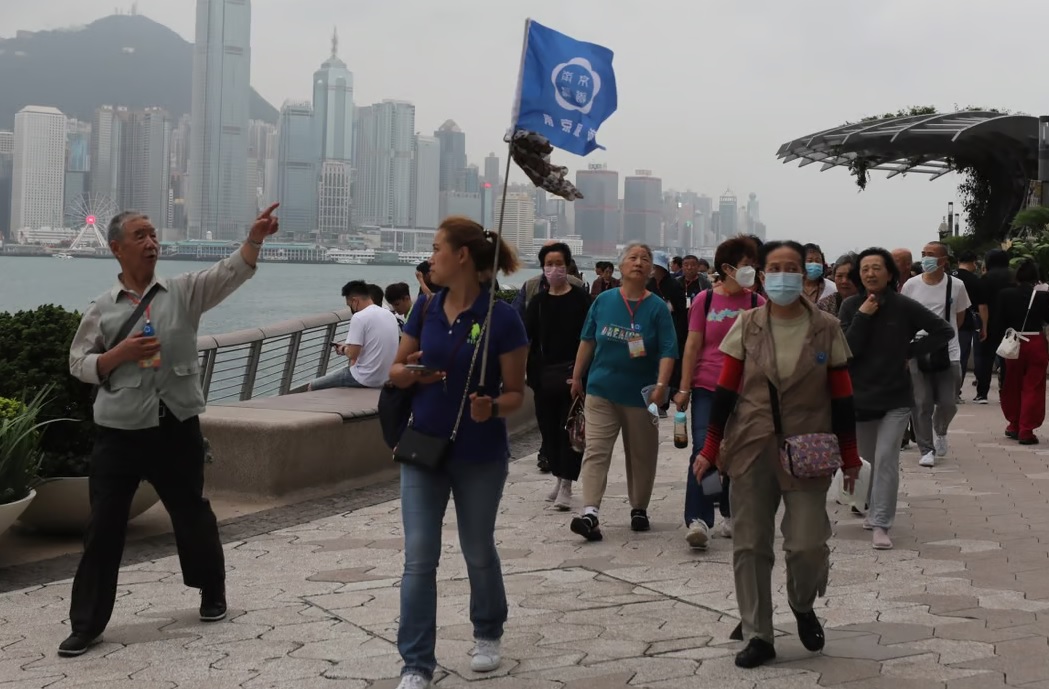 Pasar kuliner ‘Hong Kong’  menawarkan bermacam-macam makanan spesial yang menarik minat banyak wisatawan dari daratan Tiongkok untuk mencicipinya