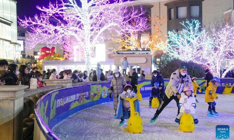 Ketika orang-orang Tiongkok bangun pada Selasa pagi