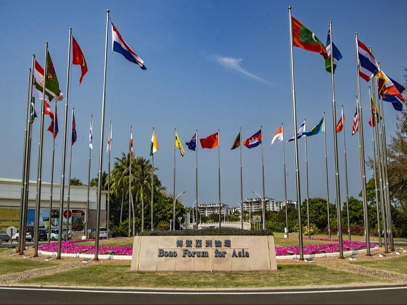 Menghadapi lingkungan internasional saat ini yang rumit