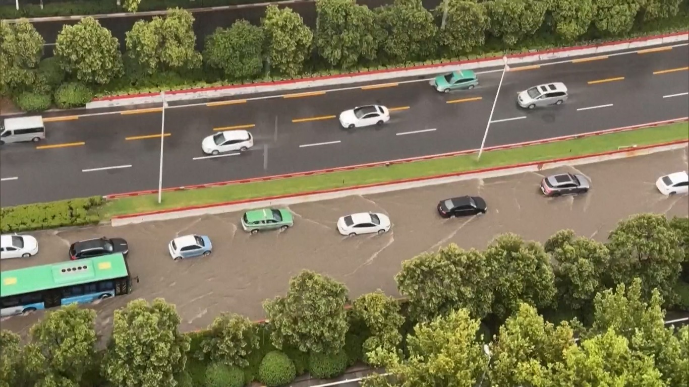 Hujan Deras Picu Banjir di Tiongkok Bagian Tengah dan Wilayah Utara Bersiap Hadapi Hujan Lebat