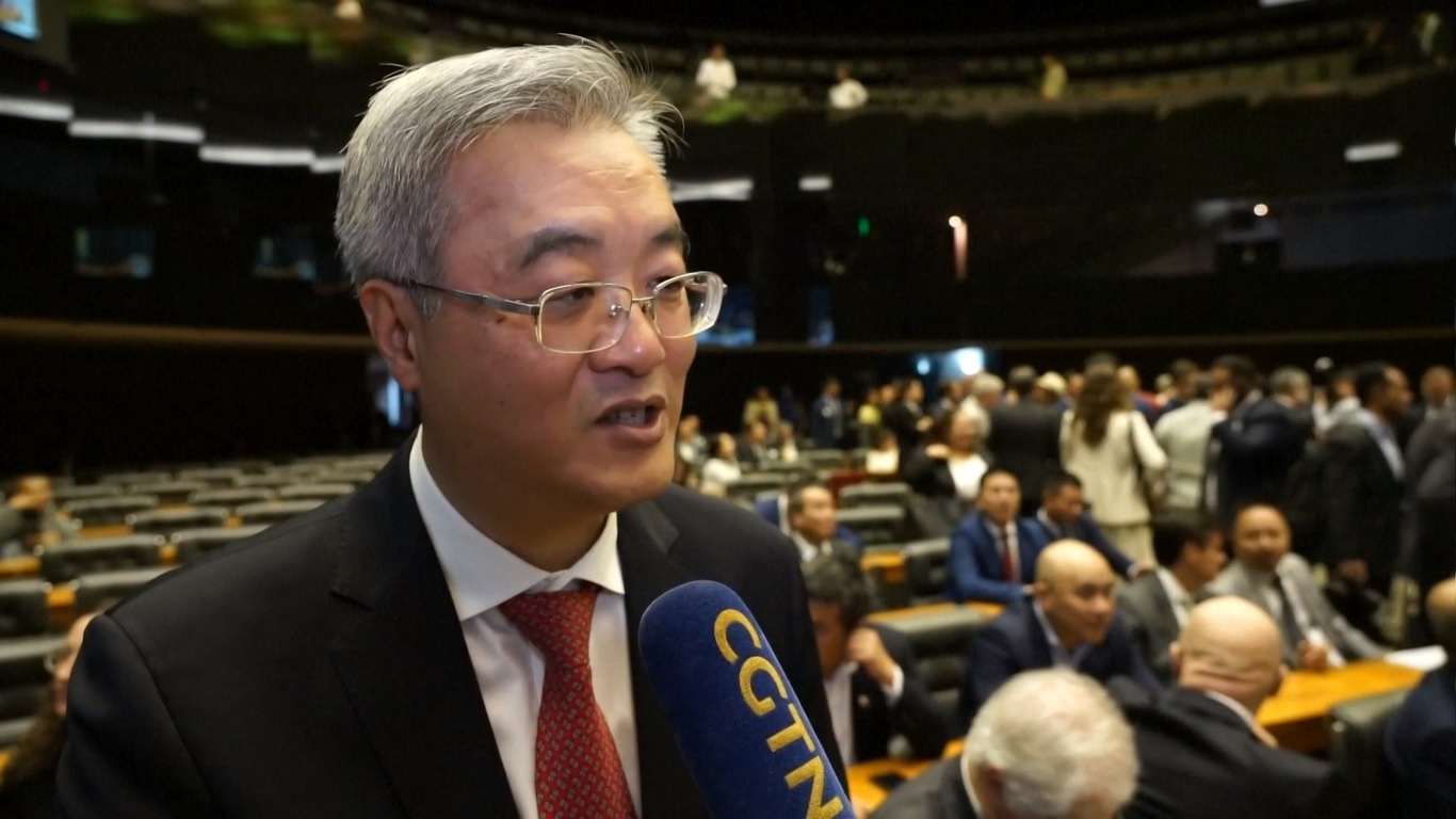 Para hadirin menyampaikan harapan mereka untuk hubungan bilateral yang lebih erat baik dalam hal politik maupun budaya