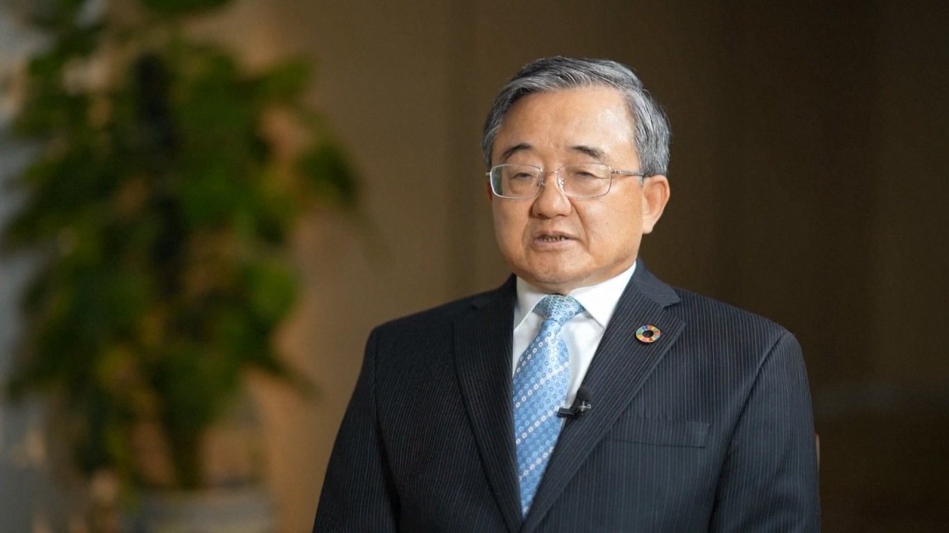 Ia menyoroti bahwa otoritas Tiongkok telah memobilisasi seluruh negeri untuk mencapai sasaran pengurangan karbon yang akan menguntungkan negara itu sendiri dan dunia pada umumnya