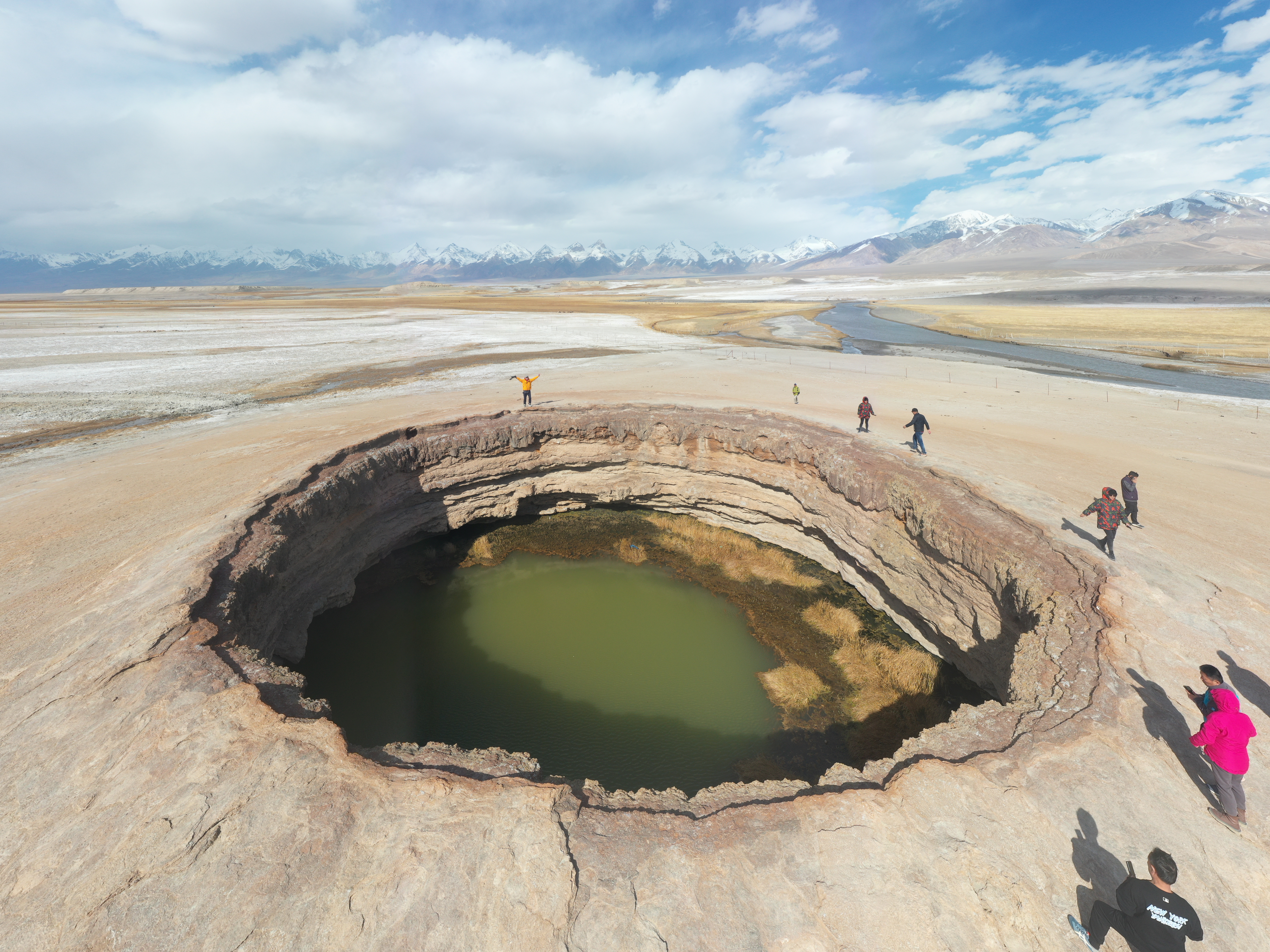 Kawah yang terbentuk 1