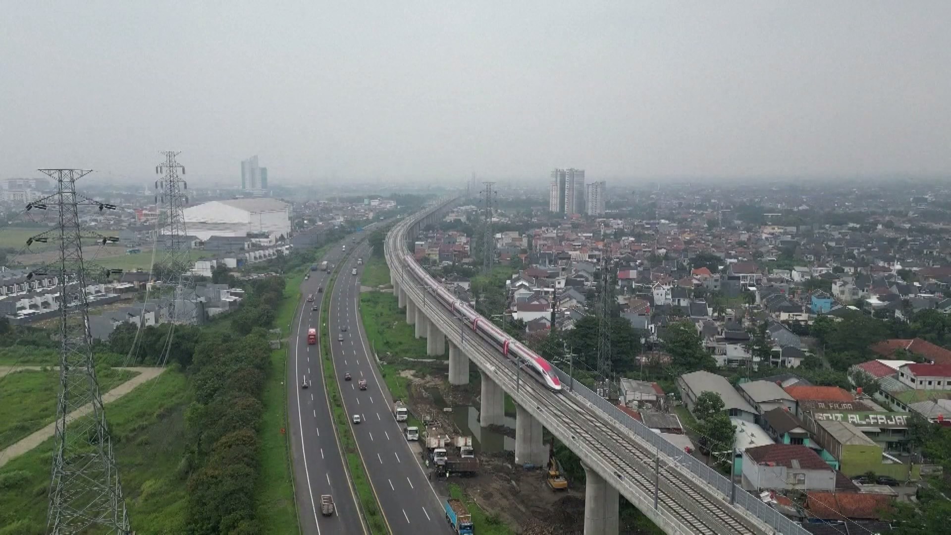Kereta Cepat Jakarta-Bandung Indonesia Tembus 10 Juta Penumpang Sejak Diluncurkan
