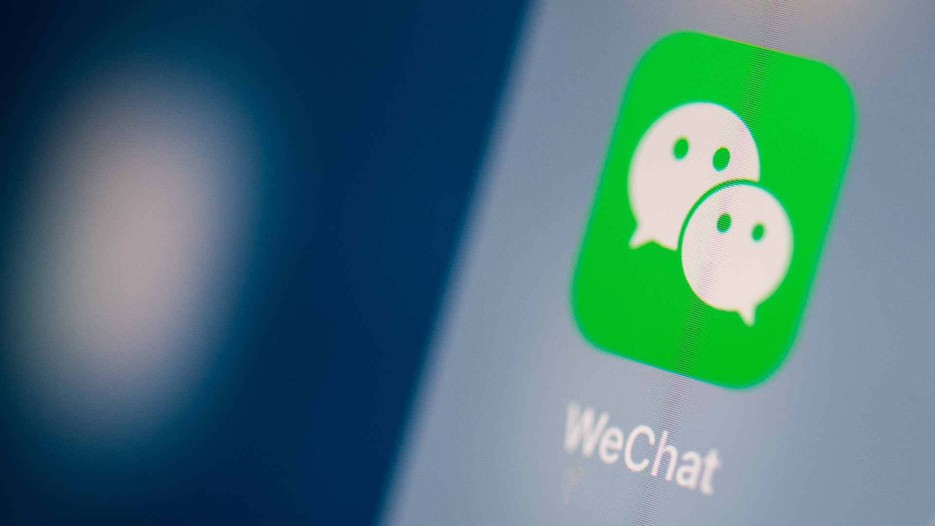 Konten yang dilarang oleh WeChat termasuk