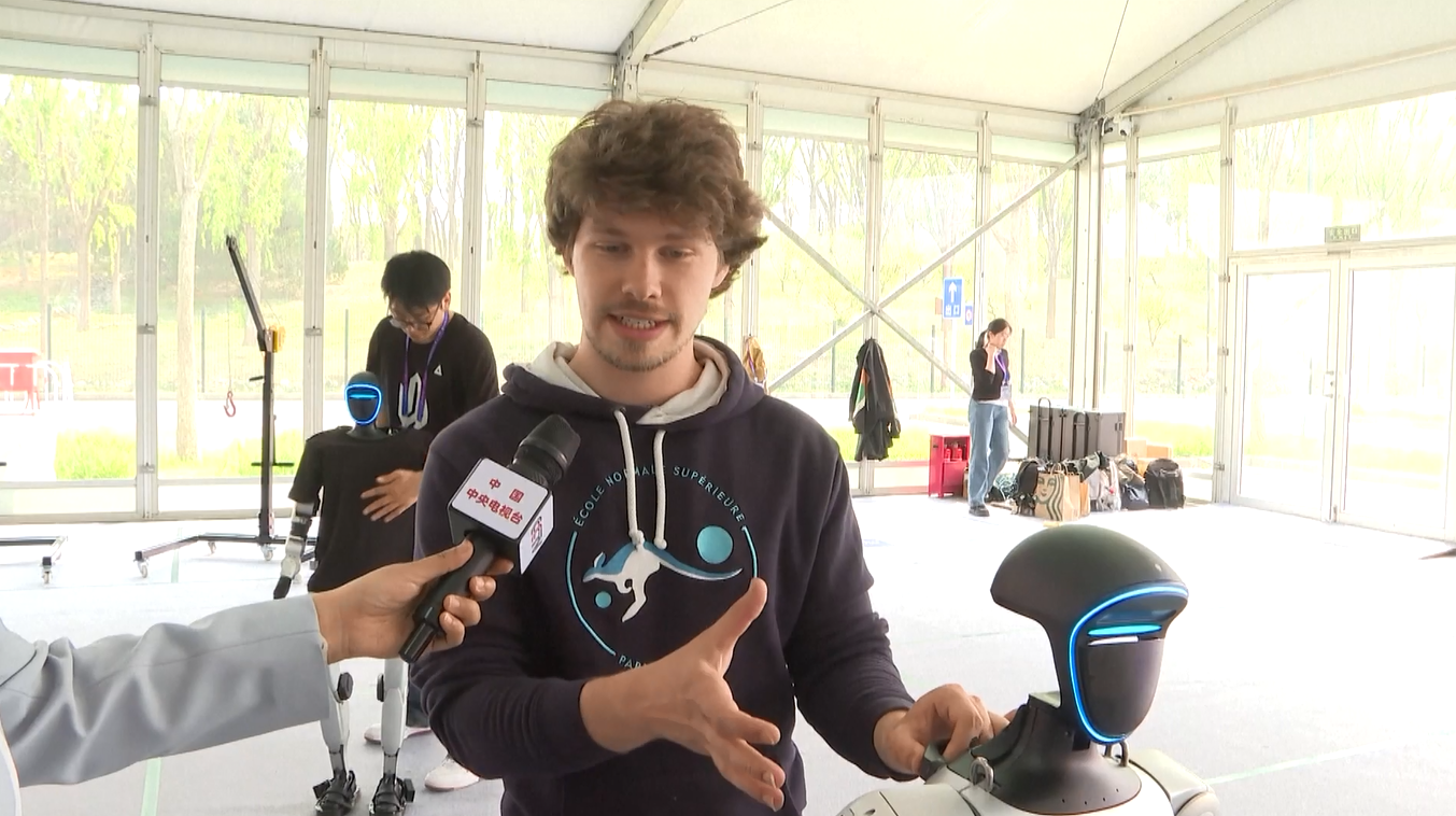 Robot Humanoid Bersiap untuk Ajang Setengah Maraton Beijing