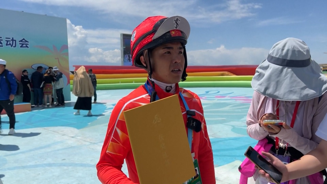 Acara berkuda yang berlangsung hingga hari Sabtu (13/7) itu adalah acara paling awal di Pertandingan Etnis tahun ini