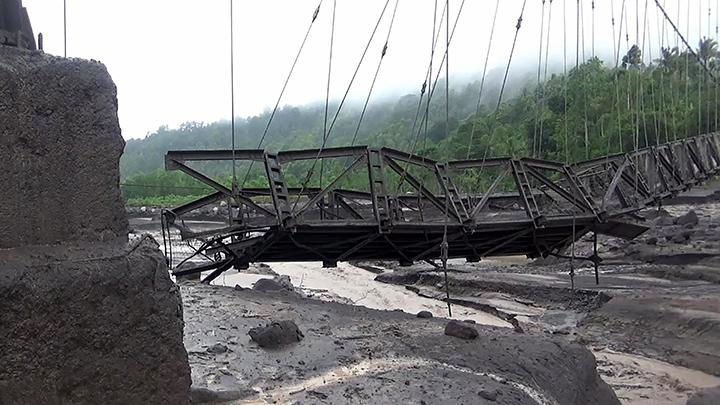 Pusat Vulkanologi dan Mitigasi Bencana Geologi (PVMBG) telah menetapkan Gunung Semeru masuk dalam status siaga atau level 3