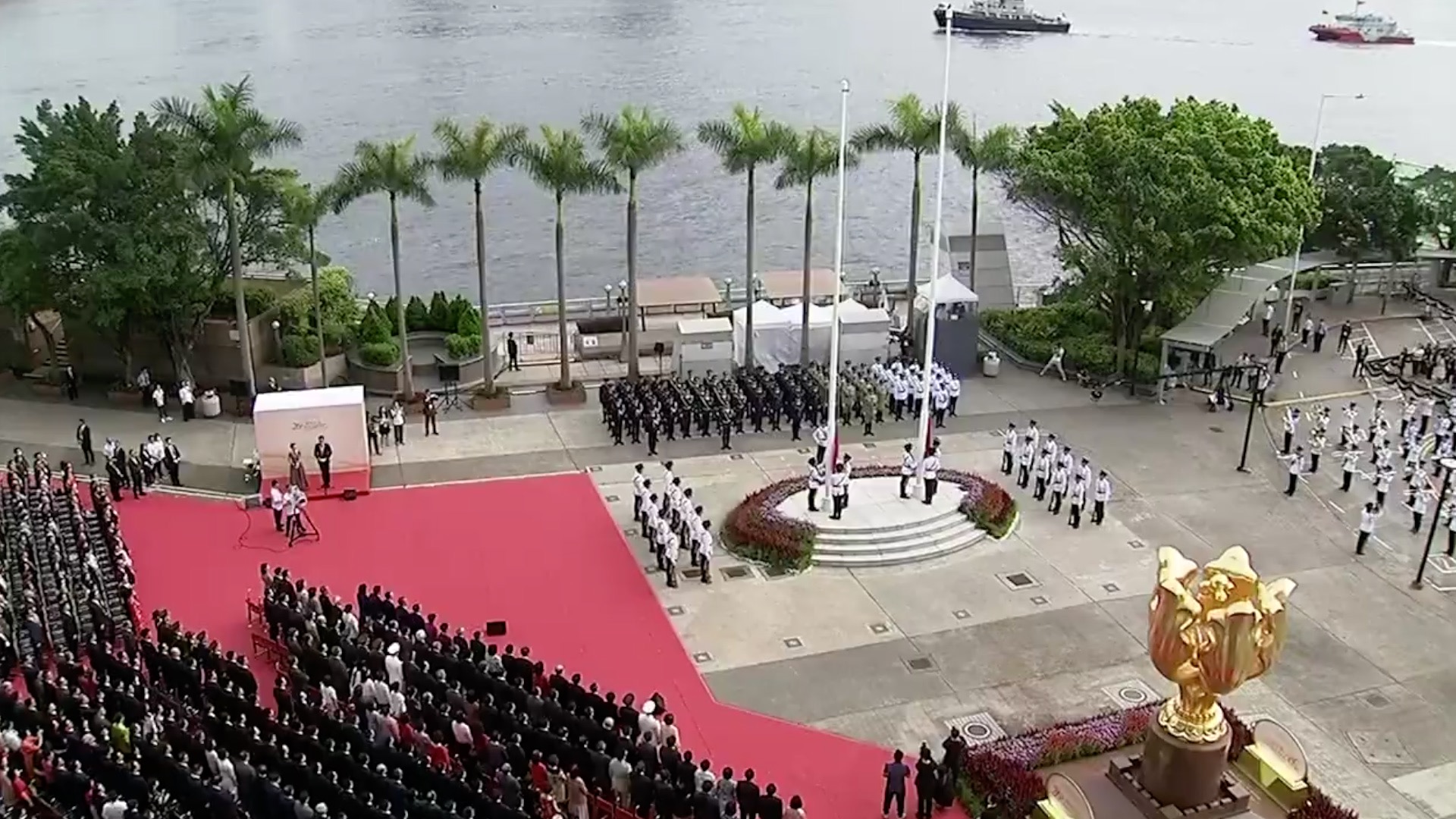 Pemerintah Daerah Administratif Khusus Hong Kong (HKSAR) Tiongkok pada Sabtu(1/7) menggelar upacara pengibaran bendera dan resepsi untuk merayakan 26 tahun kembalinya Hong Kong ke tanah air