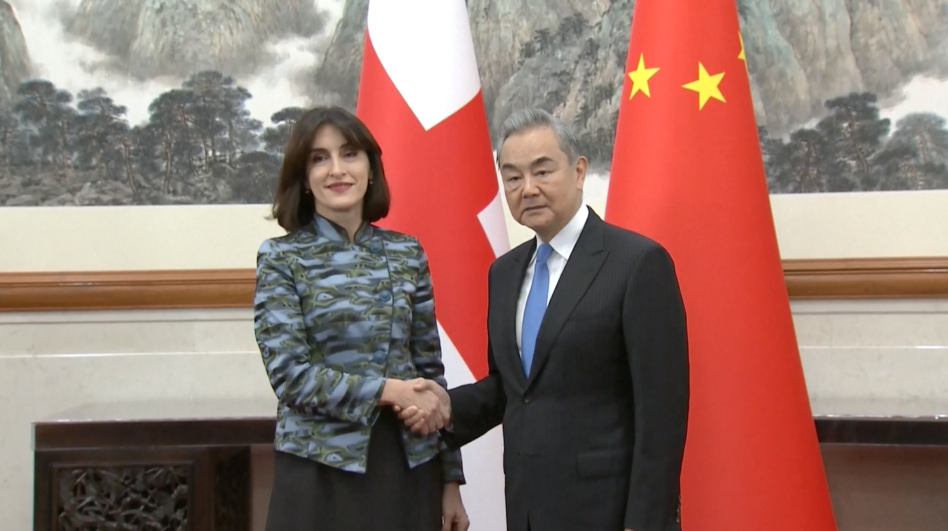 Menlu Tiongkok Mengadakan Pembicaraan dengan Menlu Georgia di Beijing