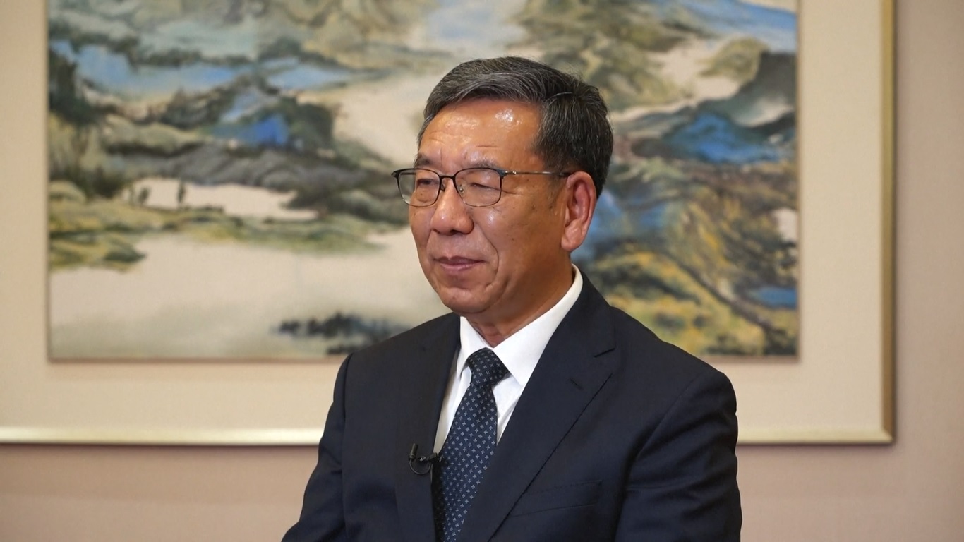 Proyek ini dibayangkan sebagai basis eksperimental ilmiah komprehensif yang mampu melakukan kegiatan penelitian interdisipliner dan multi-tujuan yang berfokus pada eksplorasi dan pemanfaatan bulan