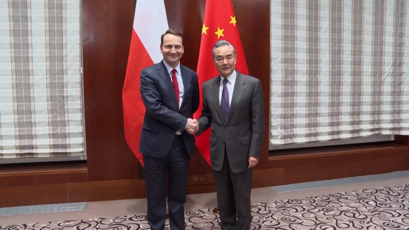 Kedua belah pihak bertukar pandangan tentang krisis Ukraina serta isu-isu lain yang menjadi perhatian bersama