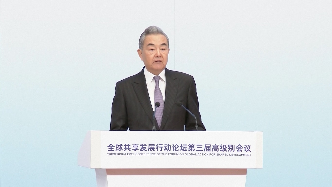Wang Yi: Tiongkok akan Bekerja Sama dengan Semua Pihak untuk Mewujudkan Lanskap Baru bagi Pembangunan Global