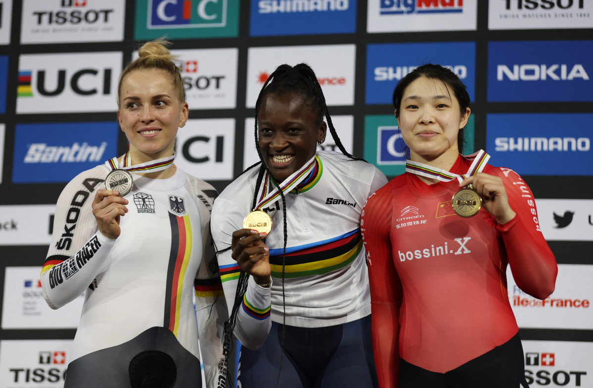 Pebalap  Sepeda Tiongkok Guo Yufang berhasil meraih medali perunggu dalam time trial 500m putri di Kejuaraan Dunia Lintasan UCI pada Sabtu15 Oktober 2022 sekaligus mengamankan medali kedua untuk Tim Tiongkok