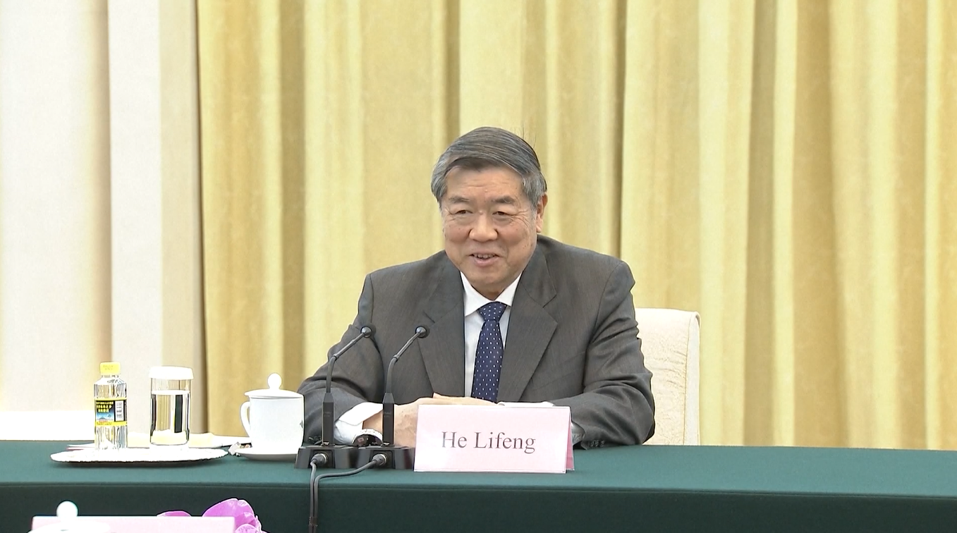 Wakil PM: Tiongkok dan AS Memiliki Ruang Lingkup Kerja Sama yang Luas dan Kepentingan Bersama yang Besar