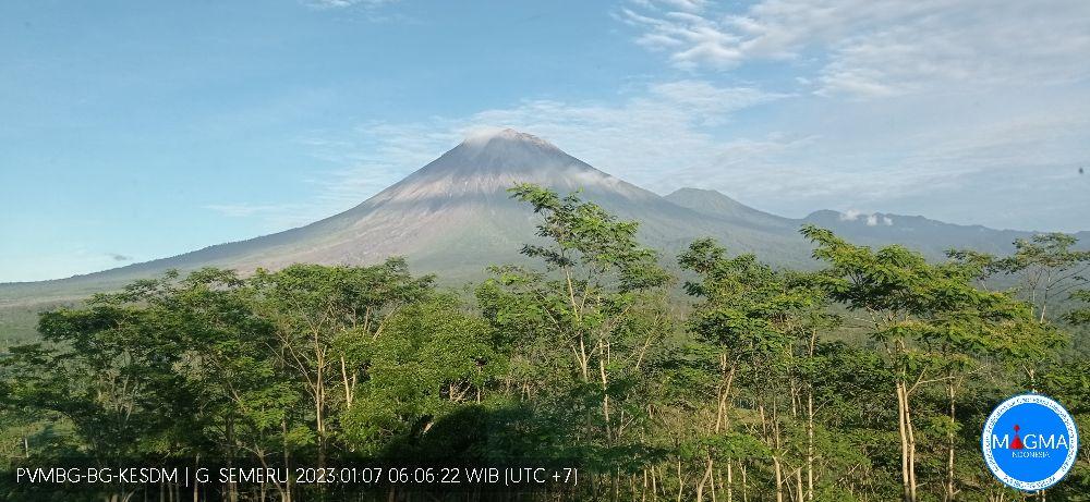 Gunung Anak Krakatau berada di Selat Sunda yang masuk Provinsi Lampung