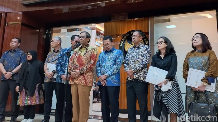 Mahfud mengatakan semua pihak ingin agar RUU Perampasan Aset ini segera sampai ke DPR