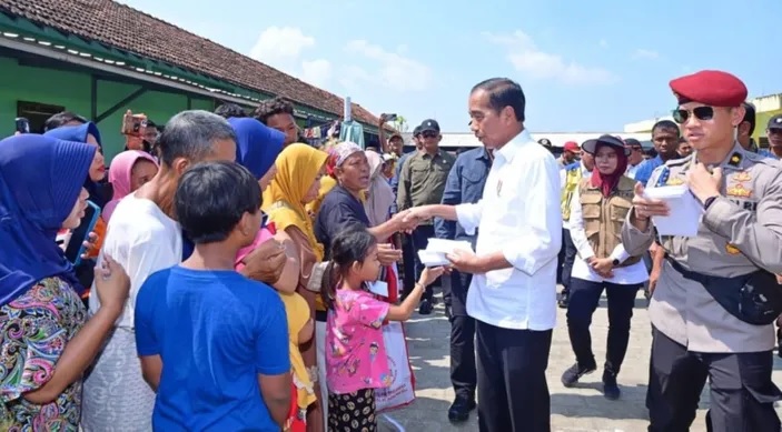 Jokowi menerangkan