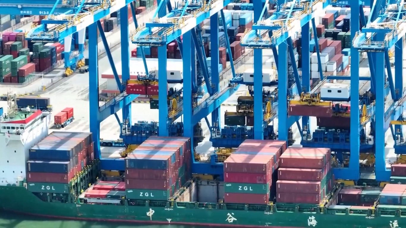 Koridor Perdagangan Darat-Laut Tiongkok Catatkan Volume Kargo Melebihi 1 Juta TEUs pada Tahun 2025