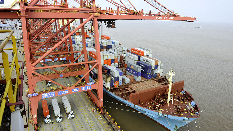 Juru bicara Kementerian Luar Negeri Tiongkok Zhao Lijian mengatakan perusahaan asing bisa memiliki akses terbuka ke investasi dalam infrastruktur utamanya