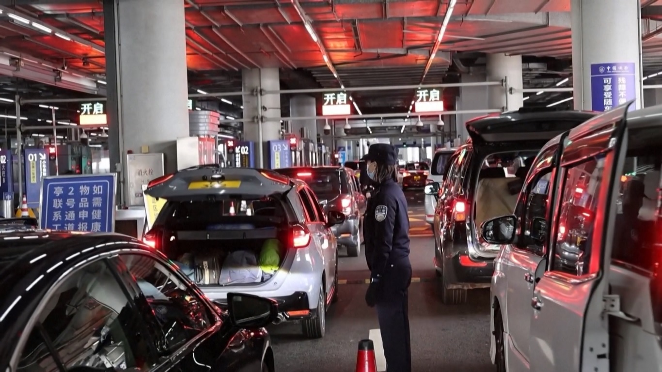 Sejak pukul delapan pagi pada hari-hari pertama liburan