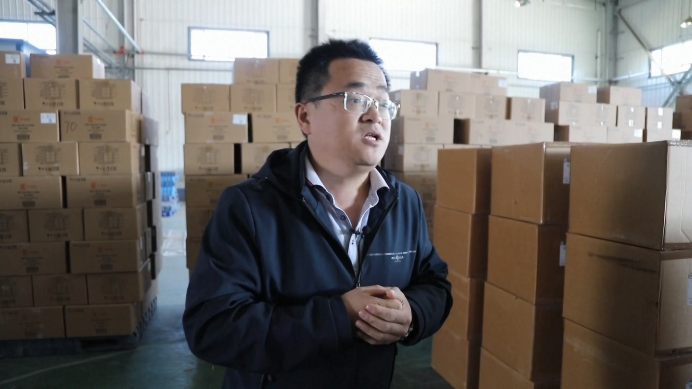 Melalui pelabuhan Alashankou