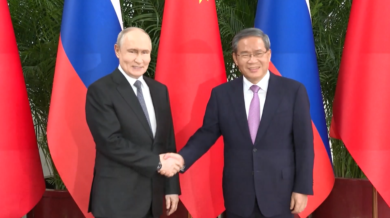 Perdana Menteri Tiongkok Bertemu dengan Vladimir Putin di Beijing