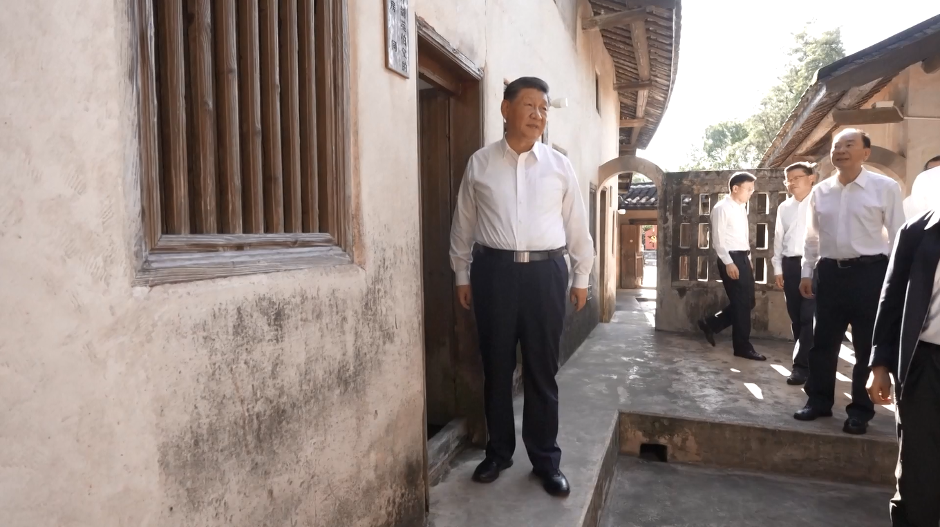 Xi Jinping Kunjungi Taman Peringatan Mendiang Pemimpin Revolusioner di Guangdong