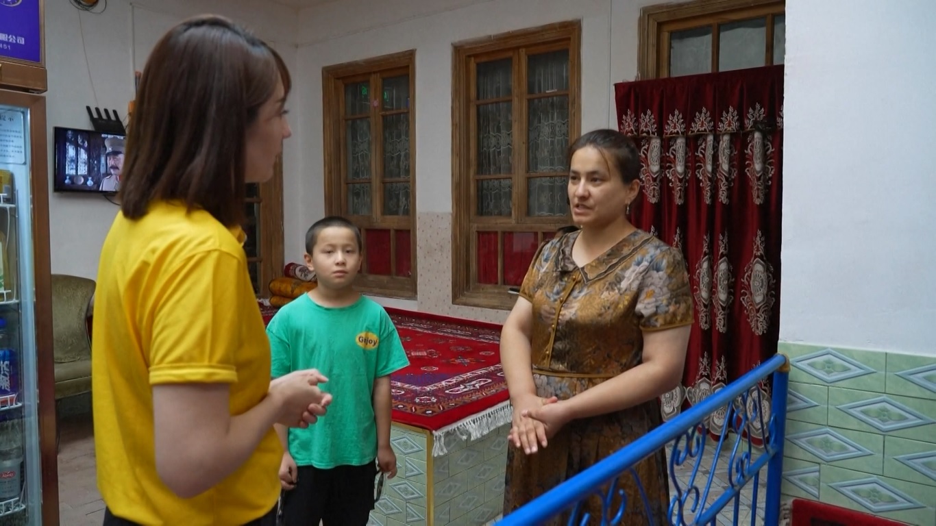 Penduduk Kashgar mengatakan bahwa rumah dan fasilitas mereka telah ditingkatkan beberapa kali untuk meningkatkan standar hidup kota secara keseluruhan