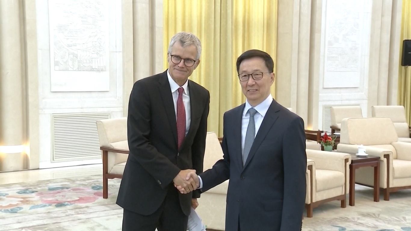 Wapres Tiongkok Bertemu dengan Pimpinan Perusahaan Biomedis Denmark di Beijing