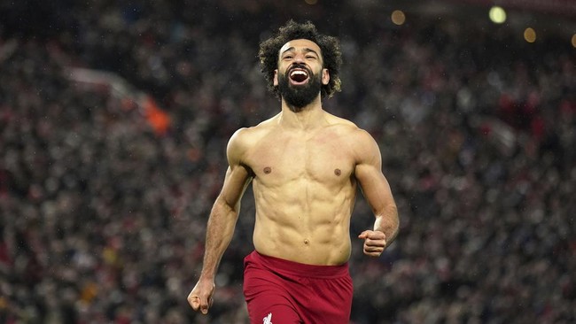 Mohamed Salah dianggap lebih hebat ketimbang Cristiano Ronaldo setelah membantu Liverpool membantai Manchester United 7-0 di Anfield
