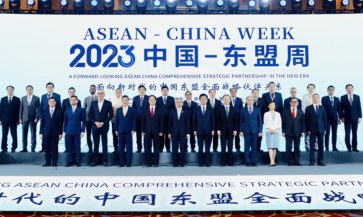 Selama forum bertema utama tentang Kemitraan Strategis Komprehensif ASEAN-Tiongkok yang Berwawasan ke Depan di Era Baru