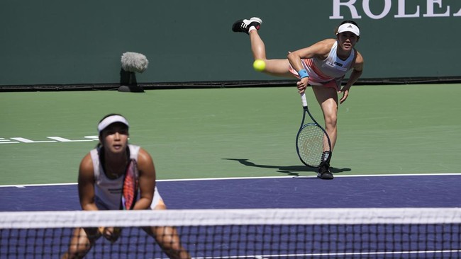 Aldila Sutjiadi dan Miyuki Kato didiskualifikasi dari French Open lantaran bola yang dipukul mengenai ball girl Berikut kronologi peristiwa tersebut