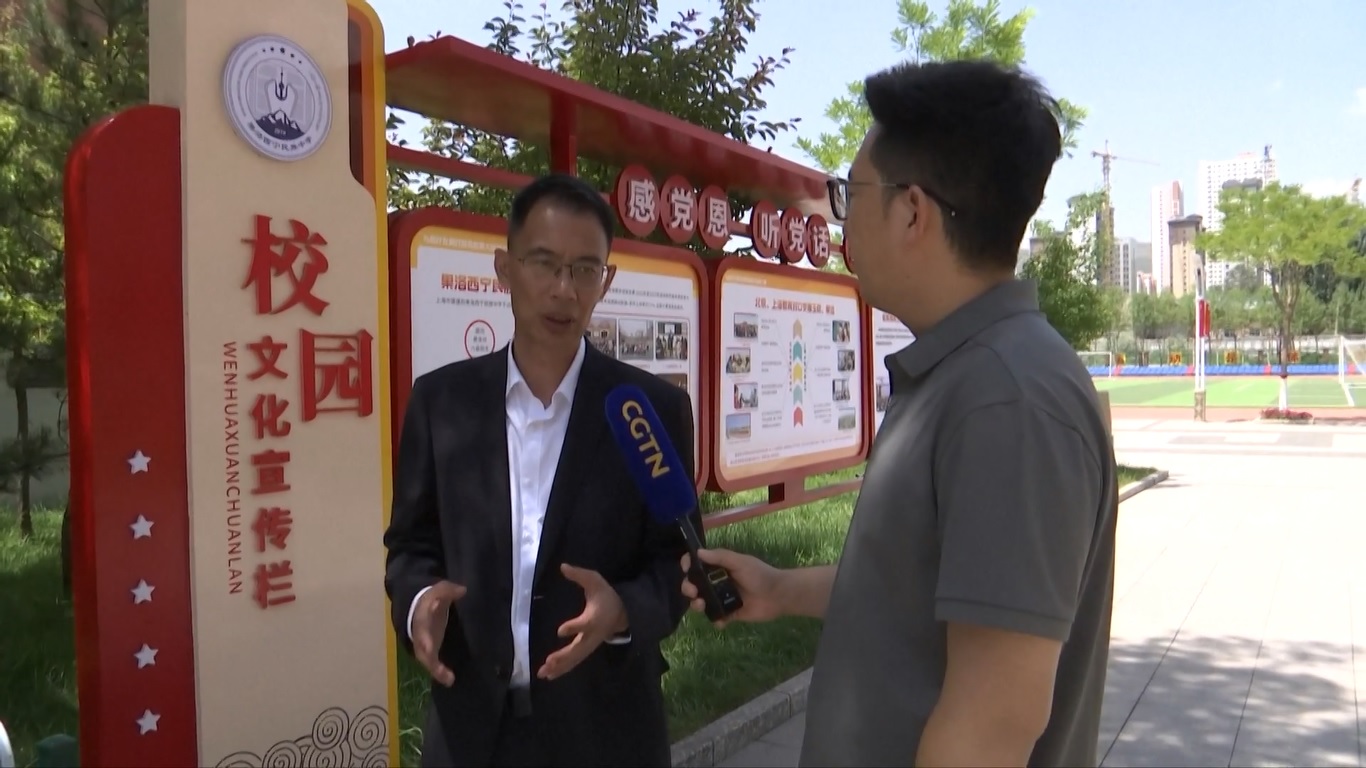 Xi mengunjungi sekolah tersebut pada hari Selasa (18/6) selama tur inspeksi di Qinghai