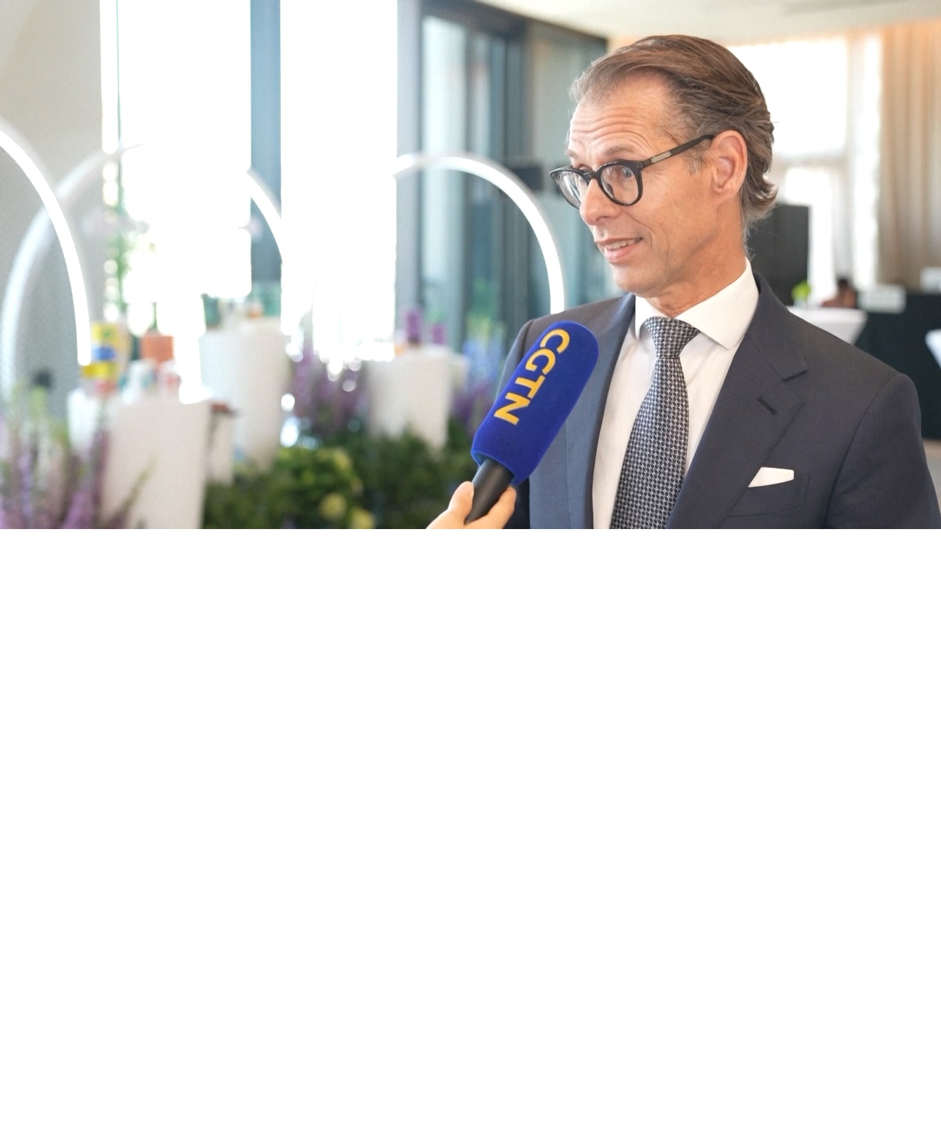 Di antara perusahaan yang mendapat manfaat dari insentif inisiatif untuk meningkatkan nutrisi nasional tersebut adalah DSM-Firmenich