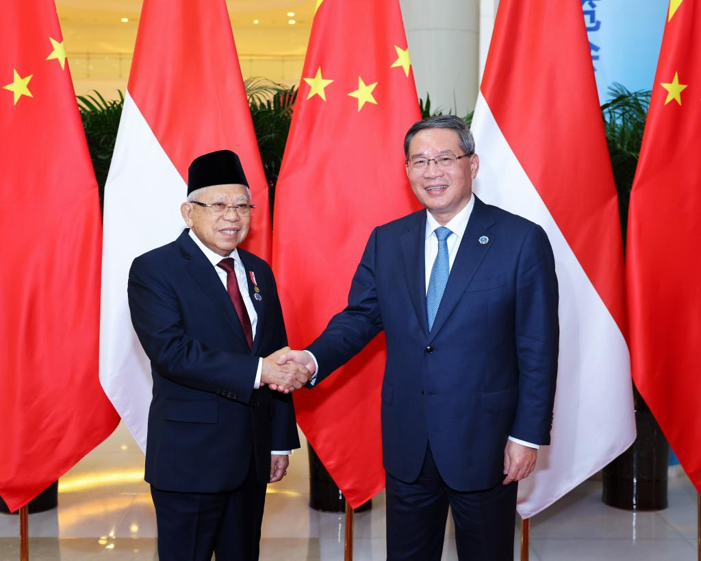 Perdana Menteri Tiongkok Li Qiang mengatakan bahwa pertemuan baru-baru ini antara pemimpin kedua negara menentukan arah pengembangan hubungan bilateral antara Tiongkok dan Indonesia Tiongkok bersedia menerapkan konsensus penting yang dicapai oleh kedua kepala negara