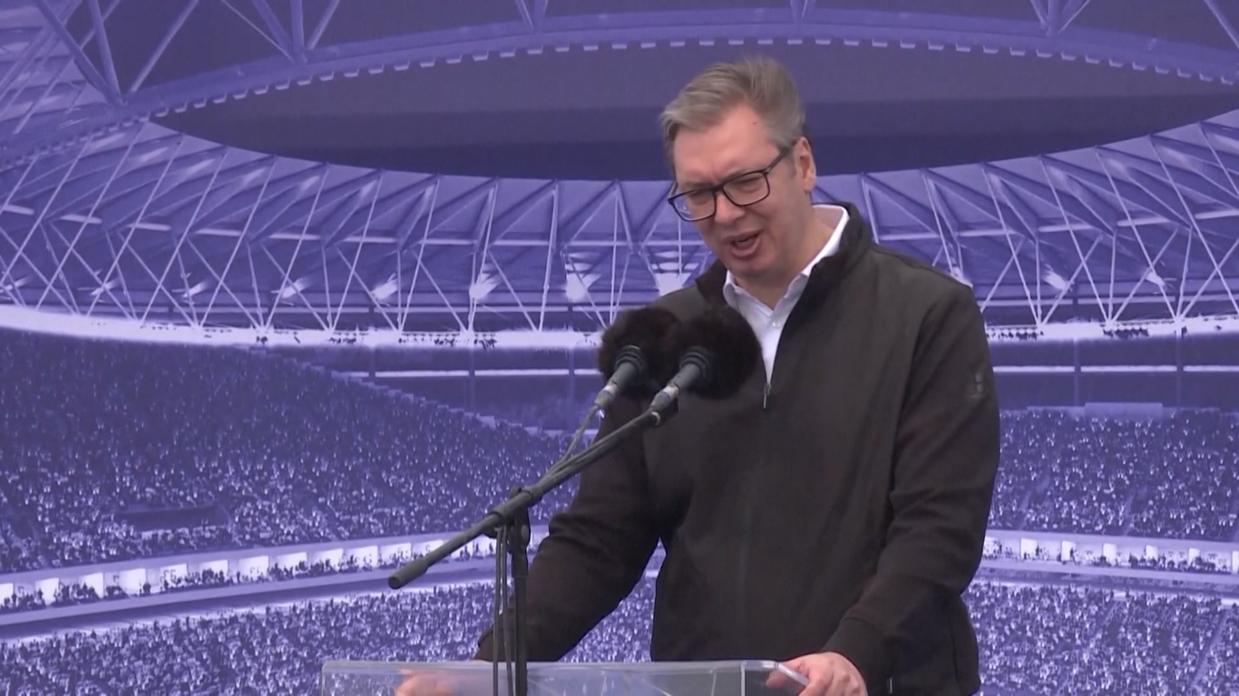 Stadion nasional dan pusat pameran yang berdekatan dengan Expo 2027 serta terletak di distrik Surcin di barat daya Beograd itu merupakan proyek penting yang diprioritaskan untuk pembangunan oleh pemerintah Serbia