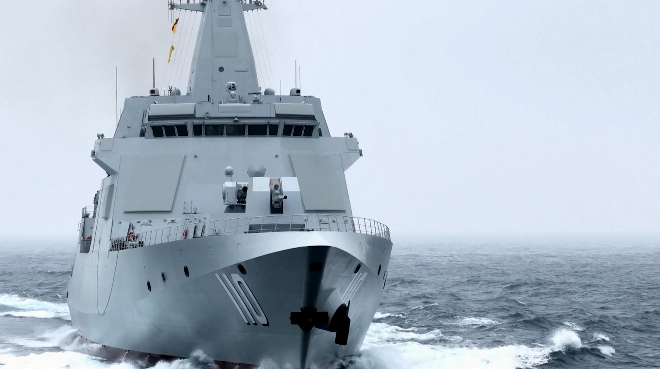 Kapal Perusak Tipe 055 Anqing Milik Tiongkok Gelar Latihan Tembak Langsung Pertama di Laut