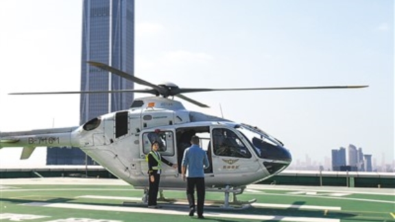 Rute udara harian memungkinkan pelancong komersial di kota tetangga Suzhou lebih mudah mengakses bandara Pudong