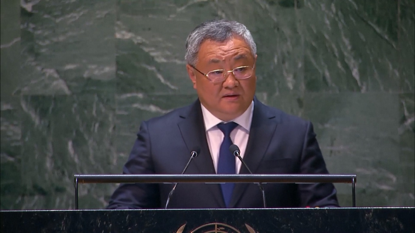 Fu juga mengatakan bahwa Palestina harus memiliki status yang sama dengan Israel