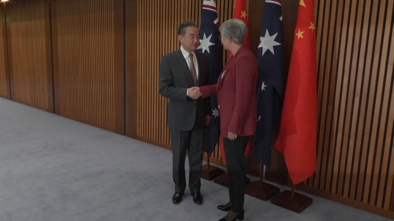 Kedua menteri menekankan pentingnya menstabilkan hubungan kedua negara dan menyelesaikan masalah perdagangan