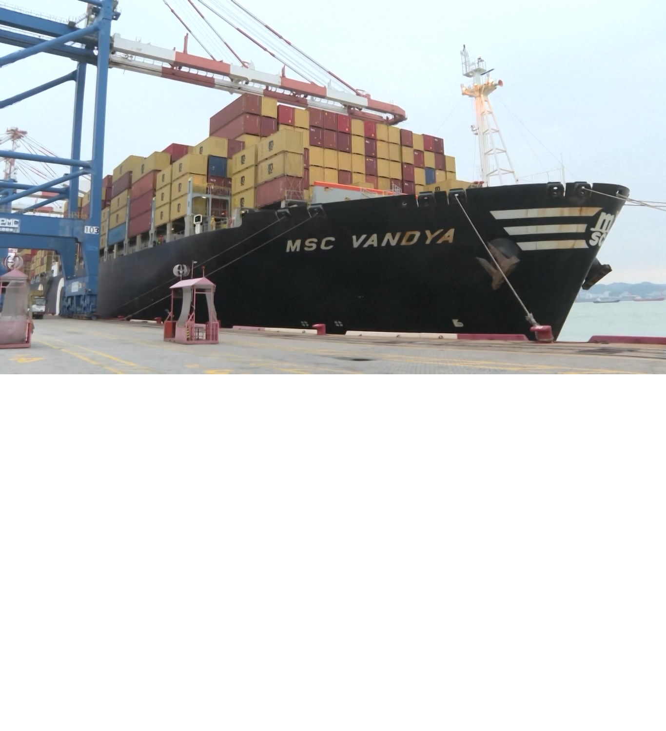 Rute baru ini dioperasikan oleh sembilan kapal kargo berbobot 150000 ton