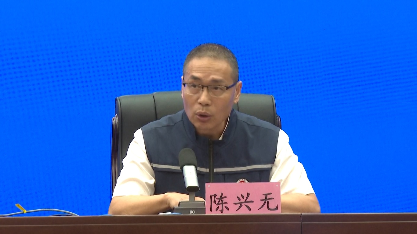 Badai tersebut melumpuhkan sekitar 29370 stasiun pangkalan telekomunikasi di seluruh Hainan